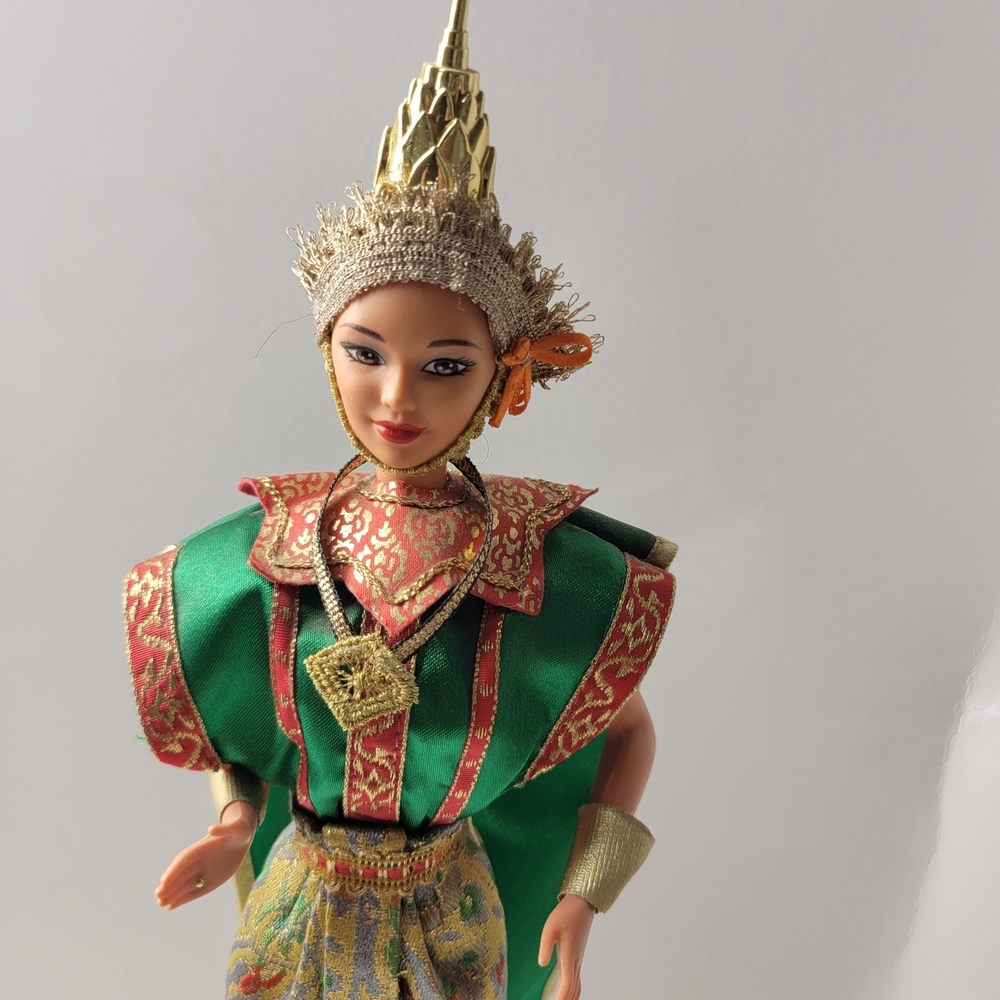 Thai Barbie Dolls Of The World Collection 1998 Vintage